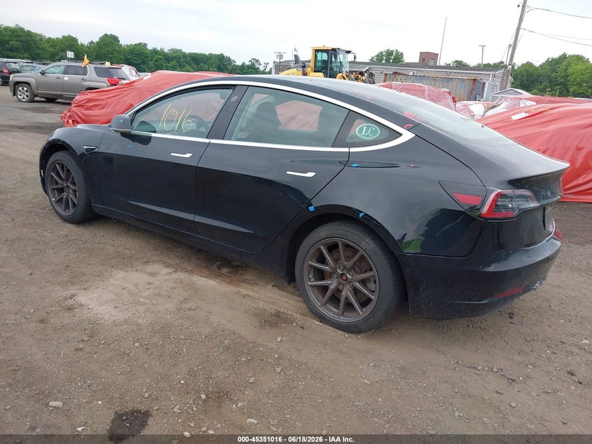 2019 Tesla Model 3 VIN 5YJ3E1EA4KF425764 IAAI salvage auction — SIDE, Salvage (Idaho), sold $5,700 on 2026-07-09 (photo 3)