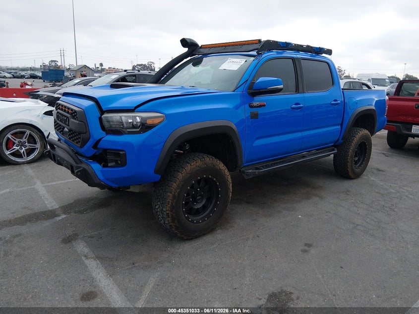 2019 Toyota Tacoma VIN 5TFCZ5AN5KX182976 IAAI salvage auction — RIGHT FRONT, Salvage (California), sold $15,000 on 2026-08-06 (photo 2)