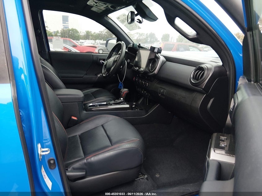 2019 Toyota Tacoma VIN 5TFCZ5AN5KX182976 IAAI salvage auction — RIGHT FRONT, Salvage (California), sold $15,000 on 2026-08-06 (photo 5)