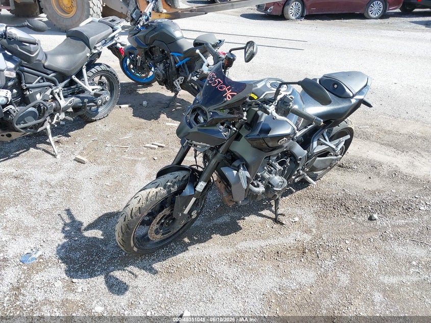 2024 Yamaha Mt VIN JYARN94E8RA001791 IAAI salvage auction — RIGHT SIDE, Mv-907A (New York), sold $4,400 on 2026-07-22 (photo 2)