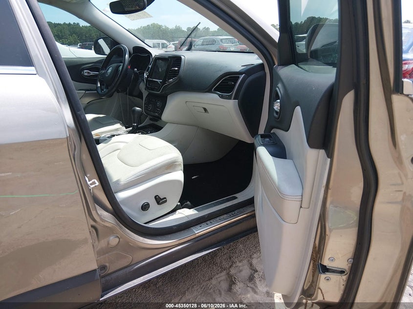2019 Jeep Cherokee VIN 1C4PJLDB6KD325434 IAAI salvage auction — RIGHT FRONT, Clear (South Carolina), sold $3,000 on 2026-09-09 (photo 5)