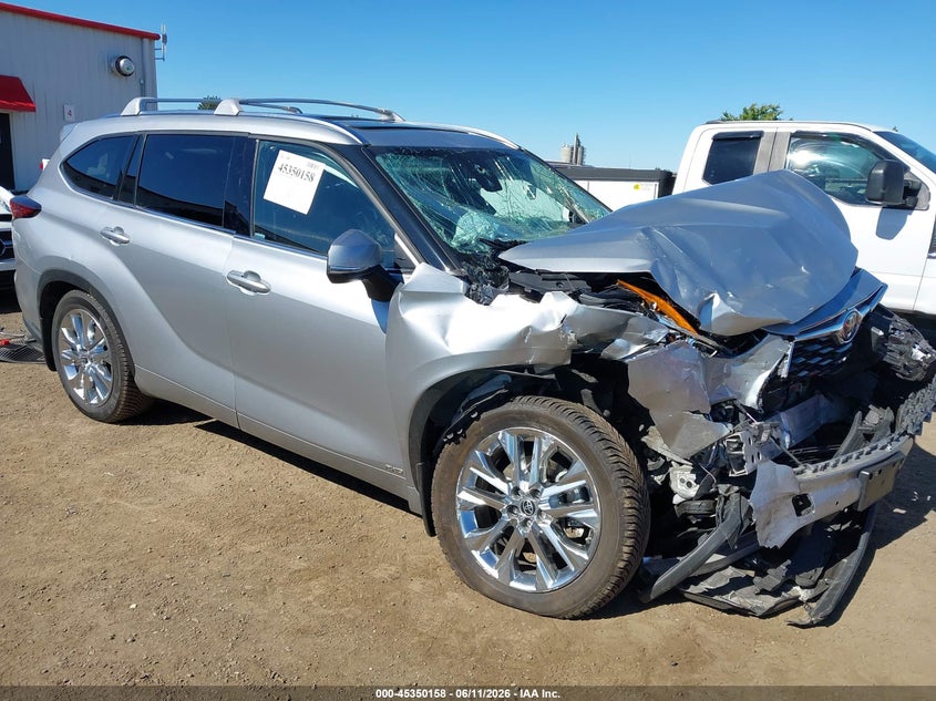 2023 Toyota Highlander VIN 5TDXBRCH8PS566798 IAAI salvage auction — RIGHT FRONT, Bill Of Sale X2 (Washington), sold $7,250 on 2026-07-21 (photo 1)