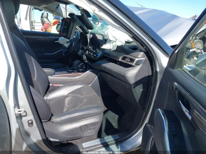 2023 Toyota Highlander VIN 5TDXBRCH8PS566798 IAAI salvage auction — RIGHT FRONT, Bill Of Sale X2 (Washington), sold $7,250 on 2026-07-21 (photo 5)