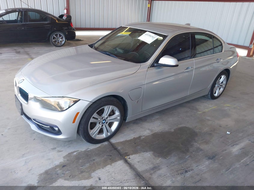 2017 BMW 3er VIN WBA8E1C38HA156953 IAAI salvage auction — NORMAL WEAR, Clear - Dealer Only (California), sold $1,500 on 2026-07-28 (photo 2)