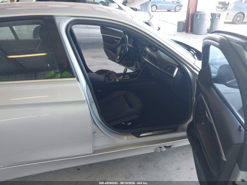 2017 BMW 3er VIN WBA8E1C38HA156953 IAAI salvage auction — NORMAL WEAR, Clear - Dealer Only (California), sold $1,500 on 2026-07-28 (photo 5)
