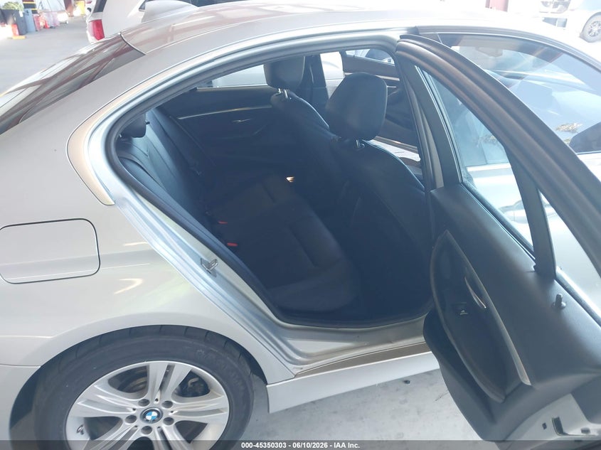 2017 BMW 3er VIN WBA8E1C38HA156953 IAAI salvage auction — NORMAL WEAR, Clear - Dealer Only (California), sold $1,500 on 2026-07-28 (photo 8)