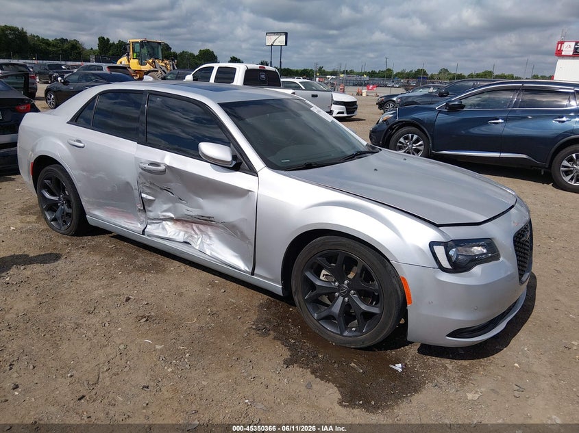 2022 Chrysler 300 VIN 2C3CCABG5NH167546 IAAI salvage auction — RIGHT SIDE, Salvage Title, sold $5,600 on 2026-07-22 (photo 1)