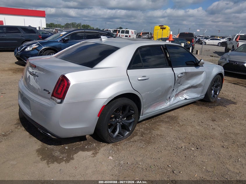 2022 Chrysler 300 VIN 2C3CCABG5NH167546 IAAI salvage auction — RIGHT SIDE, Salvage Title, sold $5,600 on 2026-07-22 (photo 4)