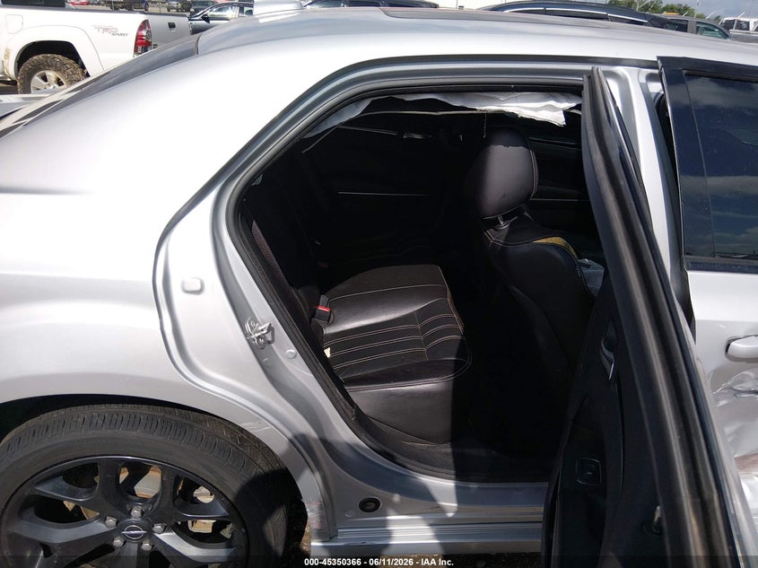 2022 Chrysler 300 VIN 2C3CCABG5NH167546 IAAI salvage auction — RIGHT SIDE, Salvage Title, sold $5,600 on 2026-07-22 (photo 8)