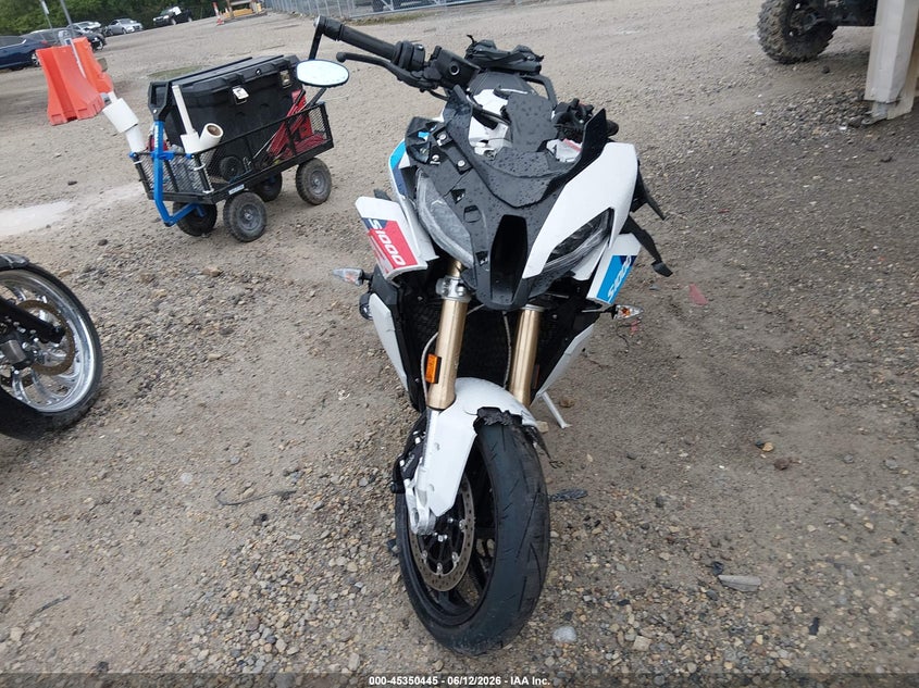 2023 BMW S 1000 VIN WB10E430XP6H54597 IAAI salvage auction — FRONT END, Salvage (Ohio), sold $7,150 on 2026-07-22 (photo 5)