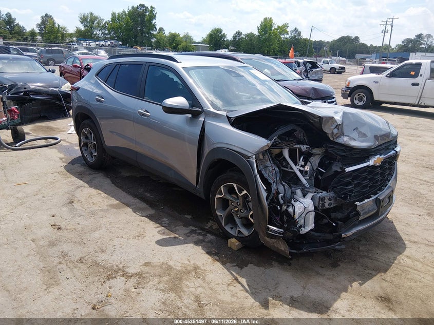 2025 Chevrolet Trax VIN KL77LHEP5SC269099 IAAI salvage auction — RIGHT FRONT, Salvage (Virginia), sold $3,600 on 2026-07-24 (photo 1)