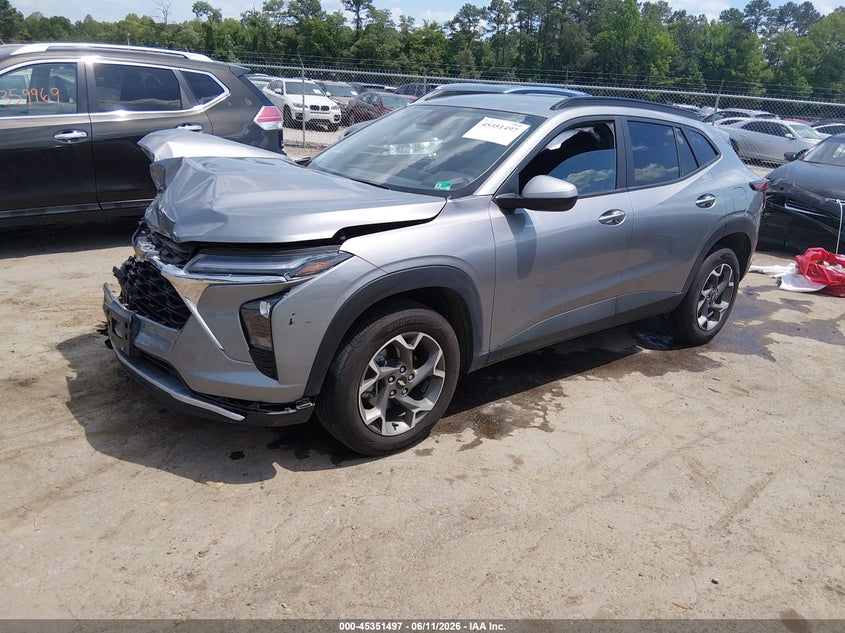 2025 Chevrolet Trax VIN KL77LHEP5SC269099 IAAI salvage auction — RIGHT FRONT, Salvage (Virginia), sold $3,600 on 2026-07-24 (photo 2)