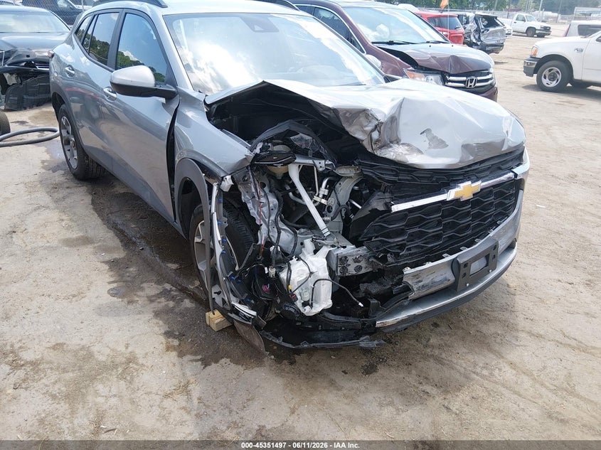2025 Chevrolet Trax VIN KL77LHEP5SC269099 IAAI salvage auction — RIGHT FRONT, Salvage (Virginia), sold $3,600 on 2026-07-24 (photo 6)