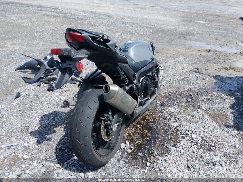 2025 Suzuki Gsx-r VIN JS1GN7FA3S7100669 IAAI salvage auction — FRONT END, Salvage (Pennsylvania), sold $1,700 on 2026-07-21 (photo 4)