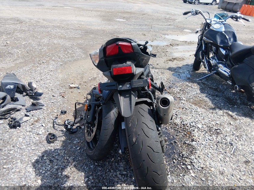 2025 Suzuki Gsx-r VIN JS1GN7FA3S7100669 IAAI salvage auction — FRONT END, Salvage (Pennsylvania), sold $1,700 on 2026-07-21 (photo 6)