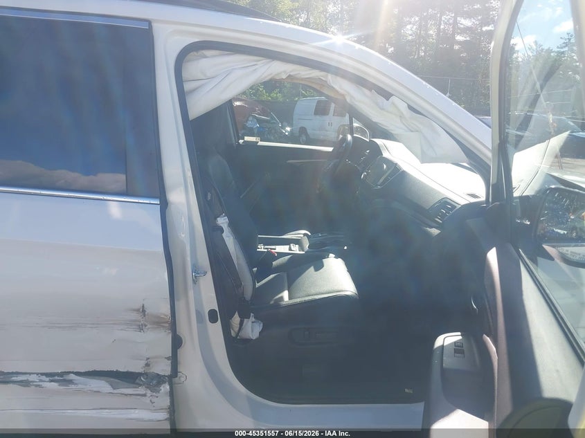 2022 Honda Pilot VIN 5FNYF6H23NB044884 IAAI salvage auction — RIGHT SIDE, Salvage Title, sold $9,700 on 2026-07-31 (photo 5)