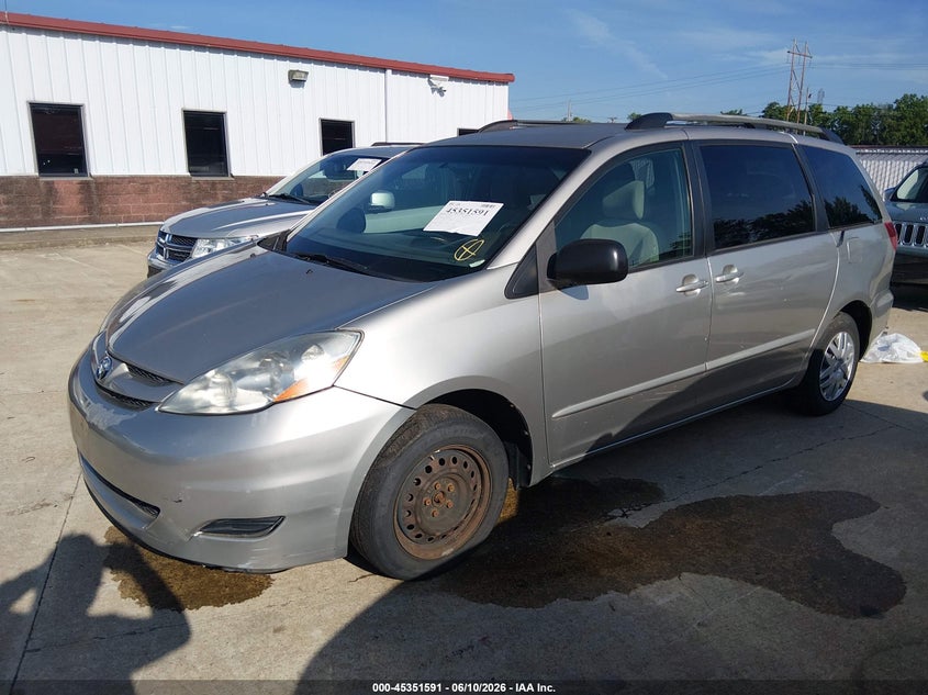 2008 Toyota Sienna VIN 5TDZK23C18S111362 IAAI salvage auction — NORMAL WEAR, Clear (Missouri), sold $525 on 2026-07-21 (photo 2)