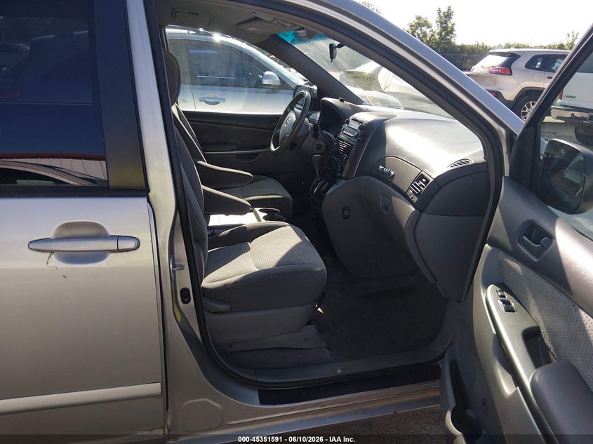 2008 Toyota Sienna VIN 5TDZK23C18S111362 IAAI salvage auction — NORMAL WEAR, Clear (Missouri), sold $525 on 2026-07-21 (photo 5)
