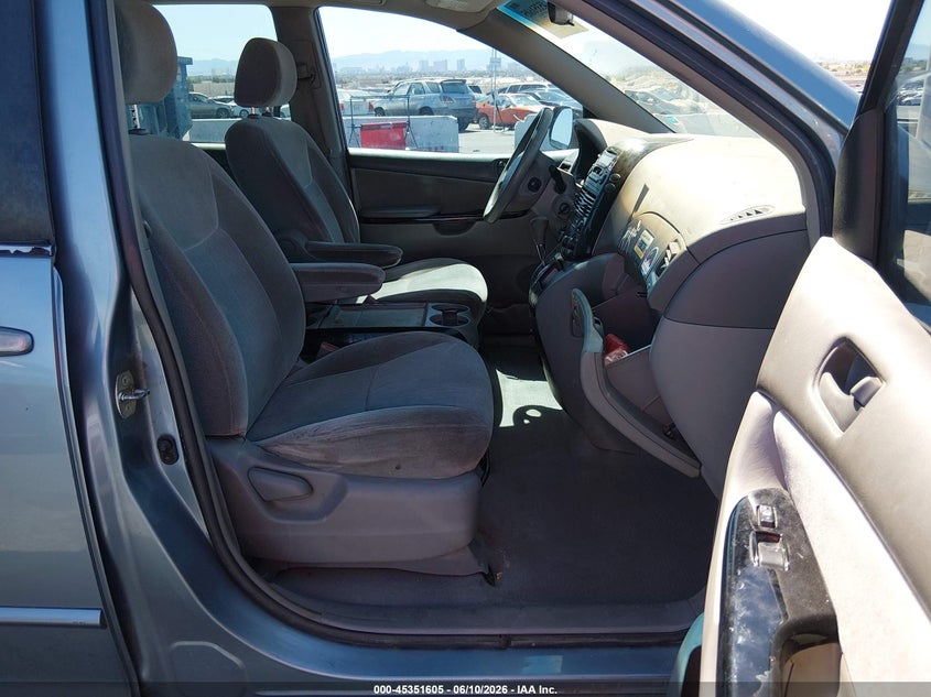2004 Toyota Sienna VIN 5TDZA23C64S176852 IAAI salvage auction — NORMAL WEAR, Clear (Nevada), sold $600 on 2026-07-17 (photo 5)