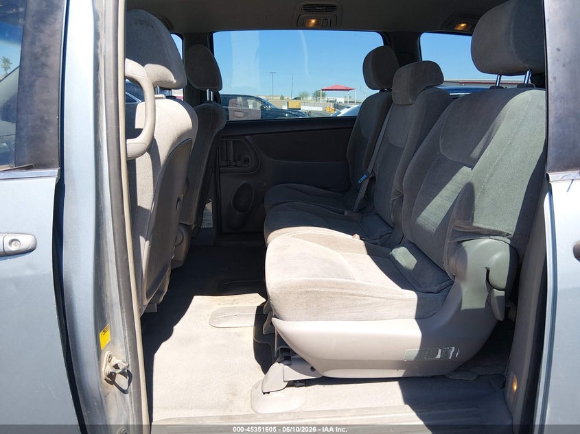 2004 Toyota Sienna VIN 5TDZA23C64S176852 IAAI salvage auction — NORMAL WEAR, Clear (Nevada), sold $600 on 2026-07-17 (photo 8)
