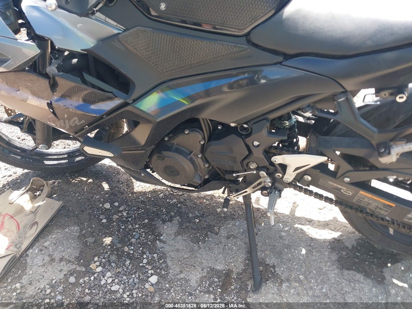2025 Kawasaki Ninja VIN ML5EXGJ17SDA61081 IAAI salvage auction — FRONT END, Salvage (Illinois), sold $1,000 on 2026-07-28 (photo 9)