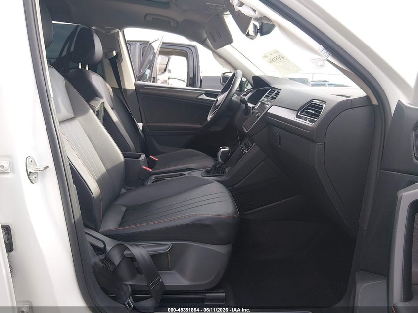 2024 Volkswagen Tiguan VIN 3VVTB7AX1RM222103 IAAI salvage auction — LEFT FRONT, Salvage (Texas), sold $10,900 on 2026-07-29 (photo 5)