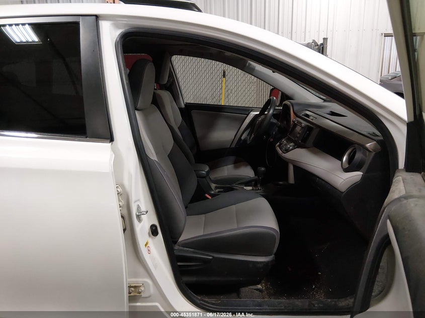 2015 Toyota Rav 4 VIN JTMRFREV9FD099403 IAAI salvage auction — HAIL, Salvage (Iowa), sold $4,200 on 2026-07-14 (photo 5)