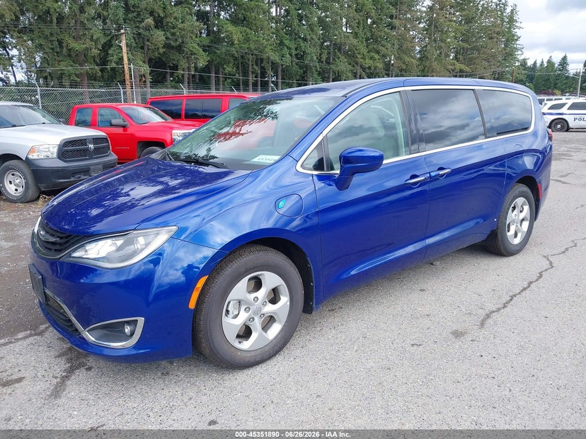 2018 Chrysler Pacifica VIN 2C4RC1H75JR276249 IAAI salvage auction — NORMAL WEAR, Sf97 (Washington), sold $525 on 2026-07-29 (photo 2)