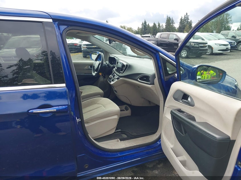 2018 Chrysler Pacifica VIN 2C4RC1H75JR276249 IAAI salvage auction — NORMAL WEAR, Sf97 (Washington), sold $525 on 2026-07-29 (photo 5)