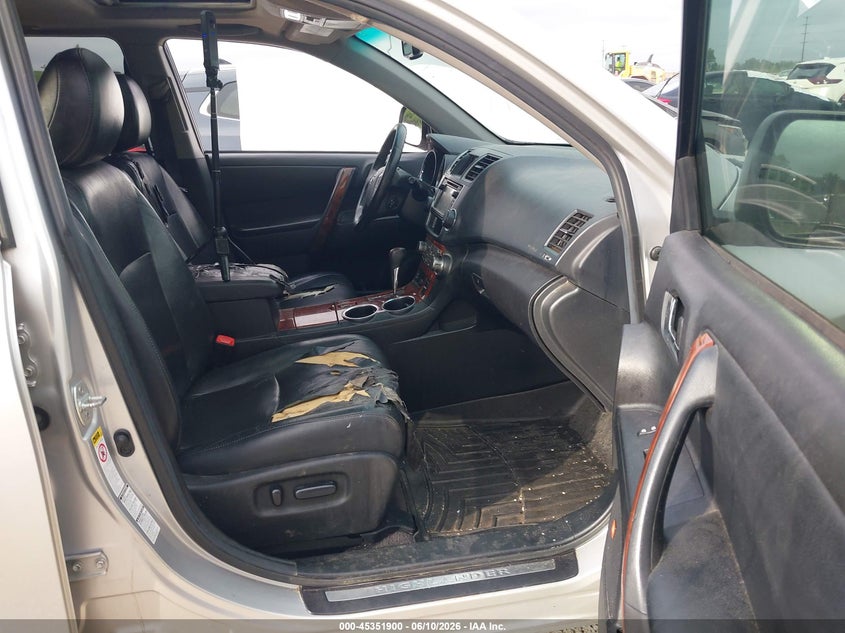 2013 Toyota Highlander VIN 5TDDK3EH9DS235334 IAAI salvage auction — NORMAL WEAR, Clear (Tennessee), sold $3,175 on 2026-07-08 (photo 5)