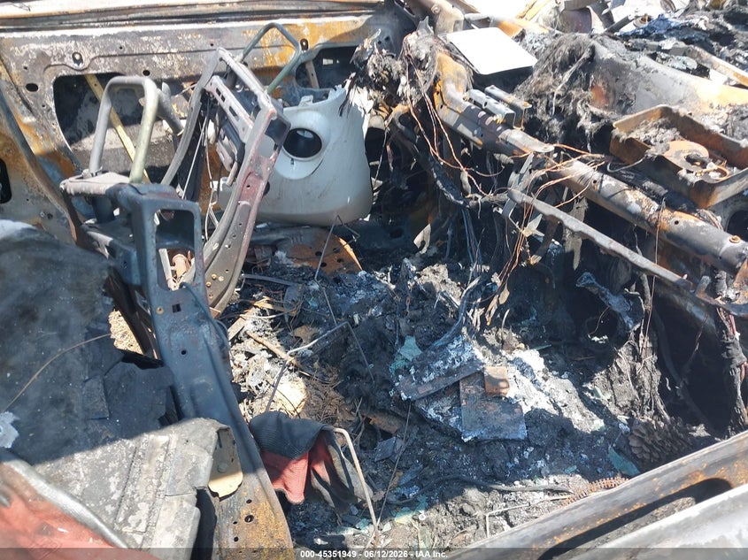 2015 Dodge Challenger VIN 2C3CDZBT0FH708772 IAAI salvage auction — Burn Engine, Salvage Title, sold $200 on 2026-07-31 (photo 5)