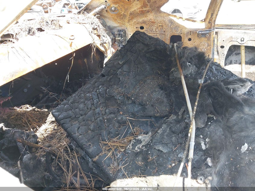 2015 Dodge Challenger VIN 2C3CDZBT0FH708772 IAAI salvage auction — Burn Engine, Salvage Title, sold $200 on 2026-07-31 (photo 8)