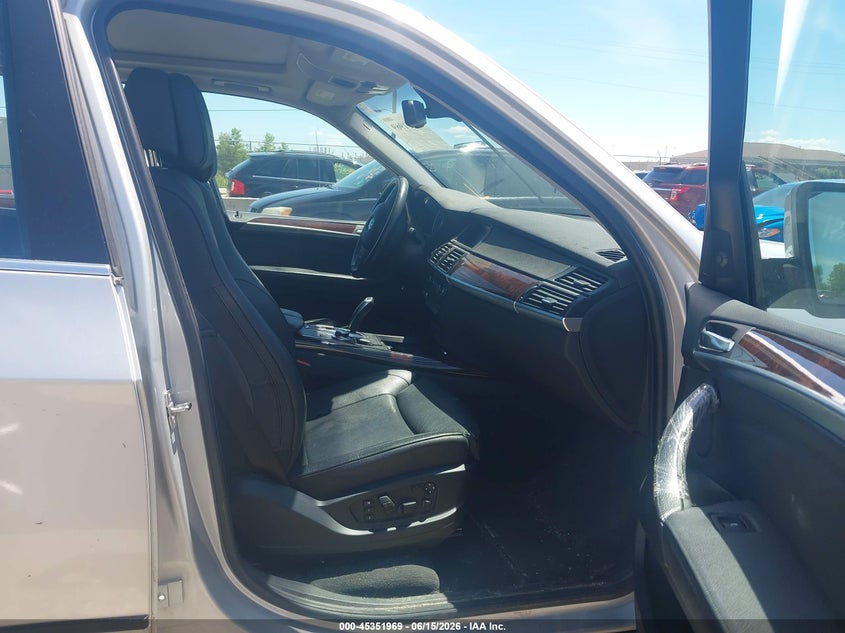 2008 BMW X5 VIN 5UXFE83548L163986 IAAI salvage auction — NORMAL WEAR, Clear-Endorsement (Wisconsin), sold $350 on 2026-07-09 (photo 5)