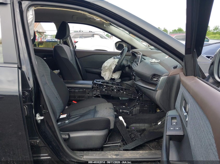 2023 Nissan Rogue VIN JN8BT3BBXPW483041 IAAI salvage auction — BIOHAZARD/CHEMICAL, Mv-907A (New York), sold $2,925 on 2026-07-16 (photo 5)