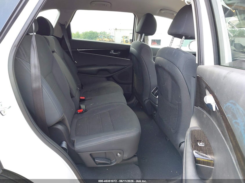 2020 Kia Sorento VIN 5XYPGDA37LG661078 IAAI salvage auction — RIGHT FRONT, Salvage Title, sold $3,100 on 2026-07-17 (photo 8)