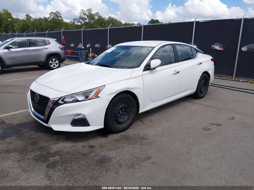 2020 Nissan Altima VIN 1N4BL4BV5LC208383 IAAI salvage auction — SIDE, Salvage Title, sold $2,250 on 2026-07-25 (photo 2)