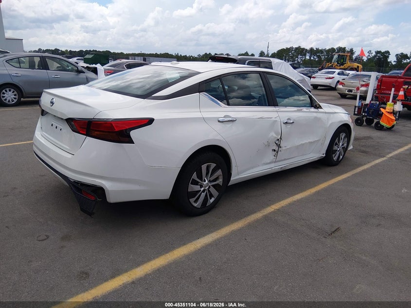 2020 Nissan Altima VIN 1N4BL4BV5LC208383 IAAI salvage auction — SIDE, Salvage Title, sold $2,250 on 2026-07-25 (photo 4)