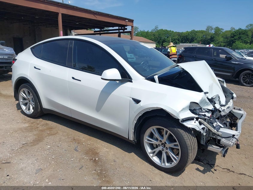 2023 Tesla Model y VIN 7SAYGDEEXPA083877 IAAI salvage auction — FRONT END, Salvage Title, sold $9,000 on 2026-07-23 (photo 1)