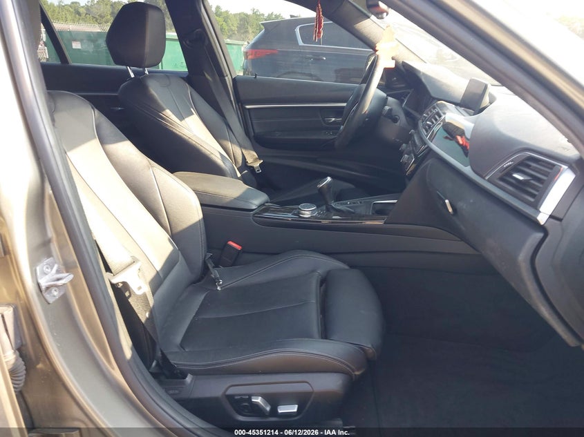 2016 BMW 3er VIN WBA8B7G59GNT70610 IAAI salvage auction — FRONT END, Wait Title, sold $5,700 on 2026-08-18 (photo 5)