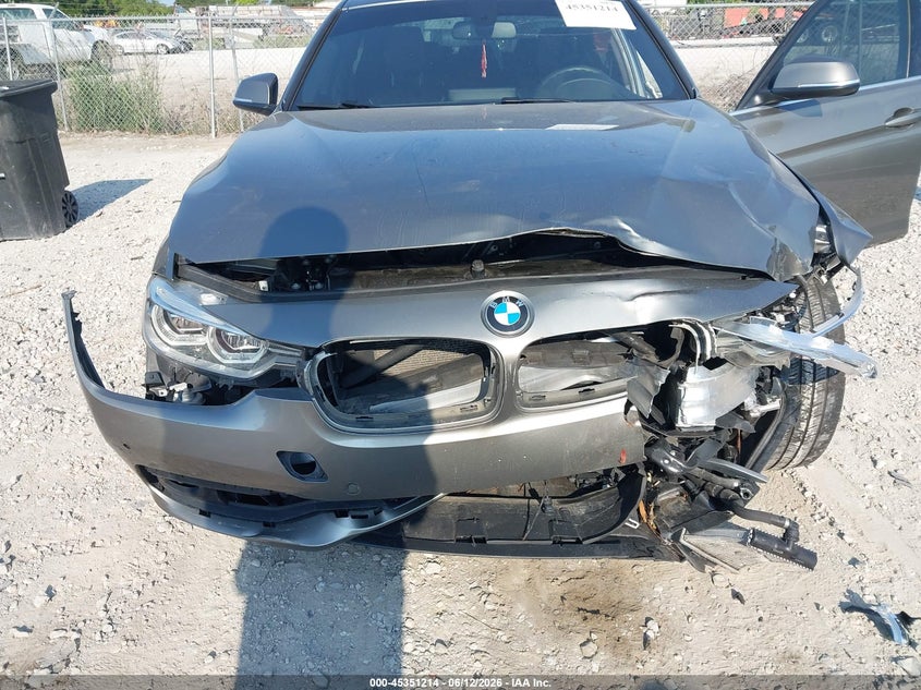 2016 BMW 3er VIN WBA8B7G59GNT70610 IAAI salvage auction — FRONT END, Wait Title, sold $5,700 on 2026-08-18 (photo 6)