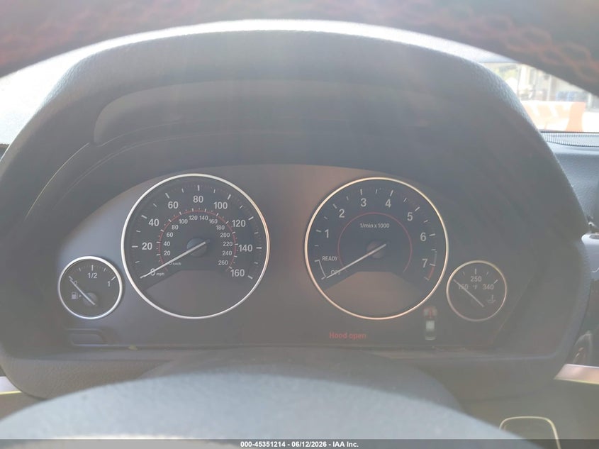 2016 BMW 3er VIN WBA8B7G59GNT70610 IAAI salvage auction — FRONT END, Wait Title, sold $5,700 on 2026-08-18 (photo 7)