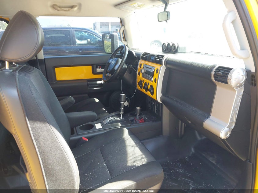2007 Toyota Fj cruiser VIN JTEBU11FX70024253 IAAI salvage auction — FRONT END, Salvage (California), sold $3,350 on 2026-07-21 (photo 5)