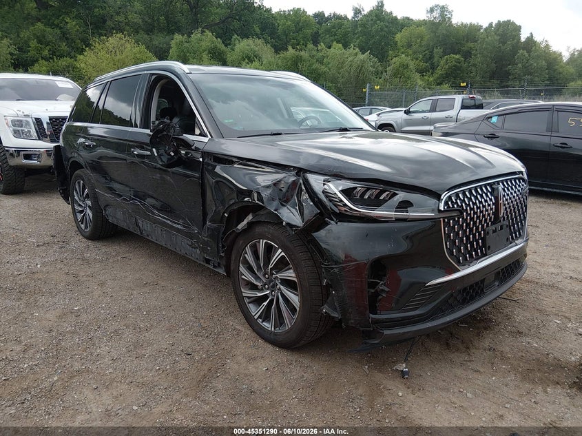 2025 Lincoln Aviator VIN 5LM5J0XC9SGL17362 IAAI salvage auction — FRONT & REAR, Salvage (Illinois), sold $17,800 on 2026-08-01 (photo 1)
