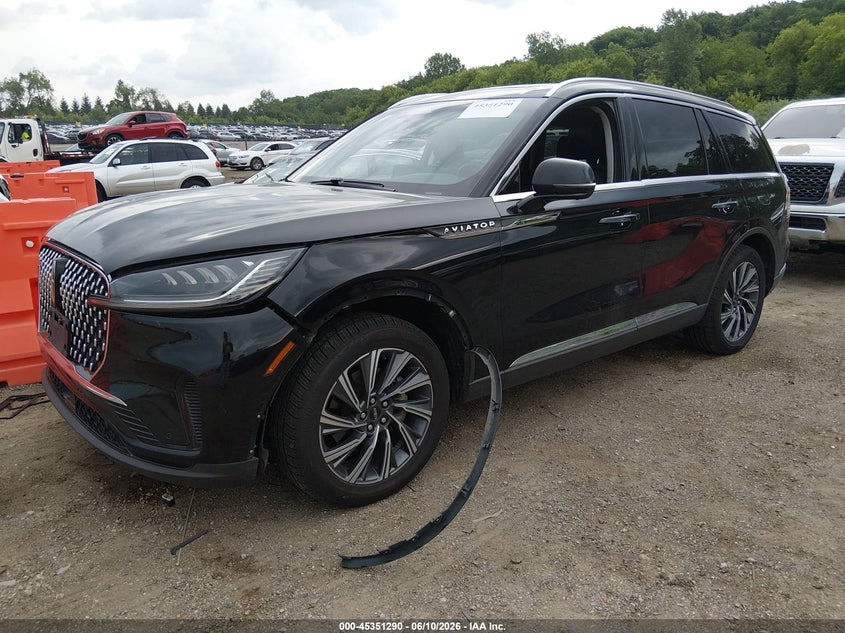 2025 Lincoln Aviator VIN 5LM5J0XC9SGL17362 IAAI salvage auction — FRONT & REAR, Salvage (Illinois), sold $17,800 on 2026-08-01 (photo 2)