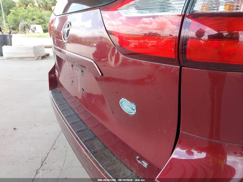 2018 Toyota Sienna VIN 5TDKZ3DC0JS906717 IAAI salvage auction — NORMAL WEAR, Clear (Florida), sold $2,800 on 2026-07-21 (photo 6)