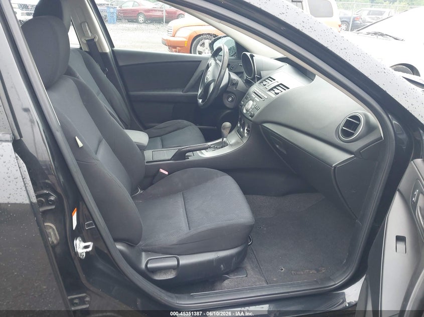 2011 Mazda 3 VIN JM1BL1UG4B1390479 IAAI salvage auction — REAR END, Salvage (Pennsylvania), sold $25 on 2026-07-22 (photo 5)