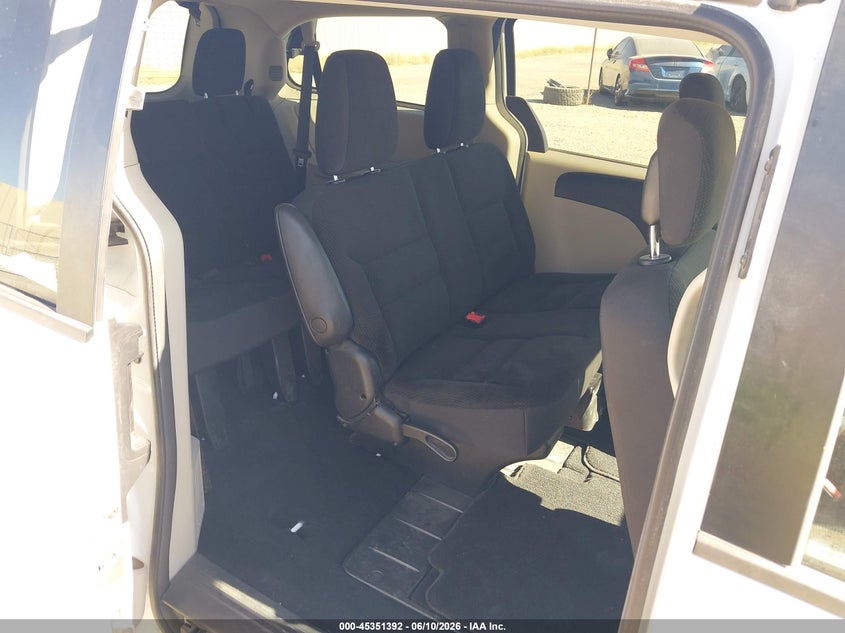 2018 Dodge Grand caravan VIN 2C4RDGBG7JR356404 IAAI salvage auction — NORMAL WEAR, SF97 (California), sold $8,800 on 2026-07-28 (photo 8)