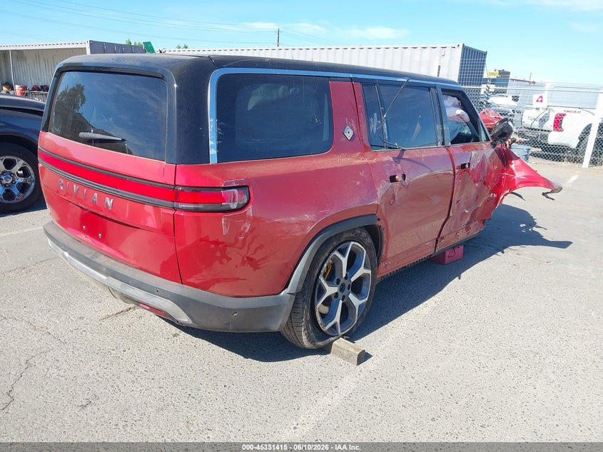 2024 Rivian R1s VIN 7PDSGABA3RN033955 IAAI salvage auction — BIO HAZARD, Salvage (California), sold $25 on 2026-07-29 (photo 4)