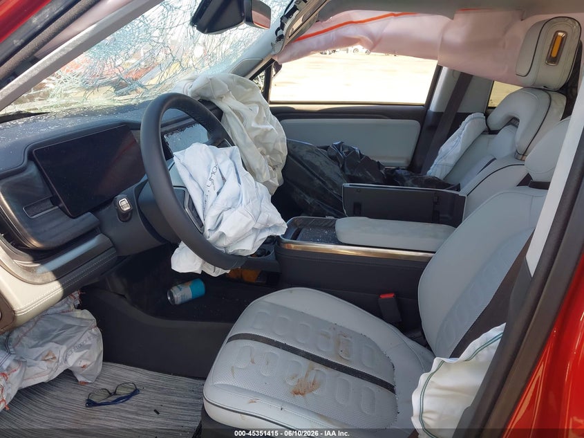 2024 Rivian R1s VIN 7PDSGABA3RN033955 IAAI salvage auction — BIO HAZARD, Salvage (California), sold $25 on 2026-07-29 (photo 5)