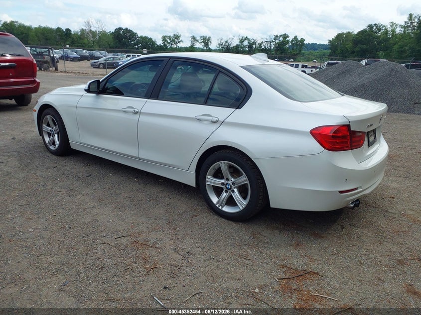 2014 BMW 3er VIN WBA3B3C56EJ978999 IAAI salvage auction — RIGHT FRONT, Salvage (Ohio), sold $1,800 on 2026-07-13 (photo 3)